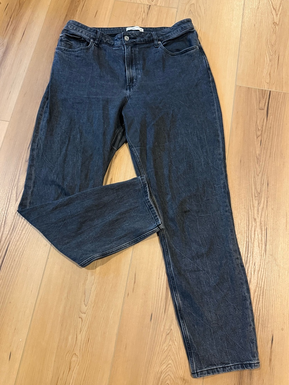 Abercrombie & Fitch curve love The Mom high rise jeans in black size 32/14